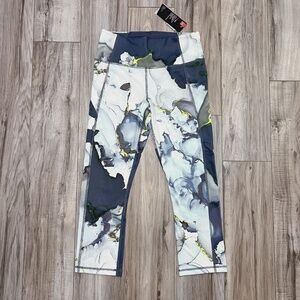 Under Armour Women HeatGear Training Crop Tight 1320551-497 Blue Ink NWT Size L